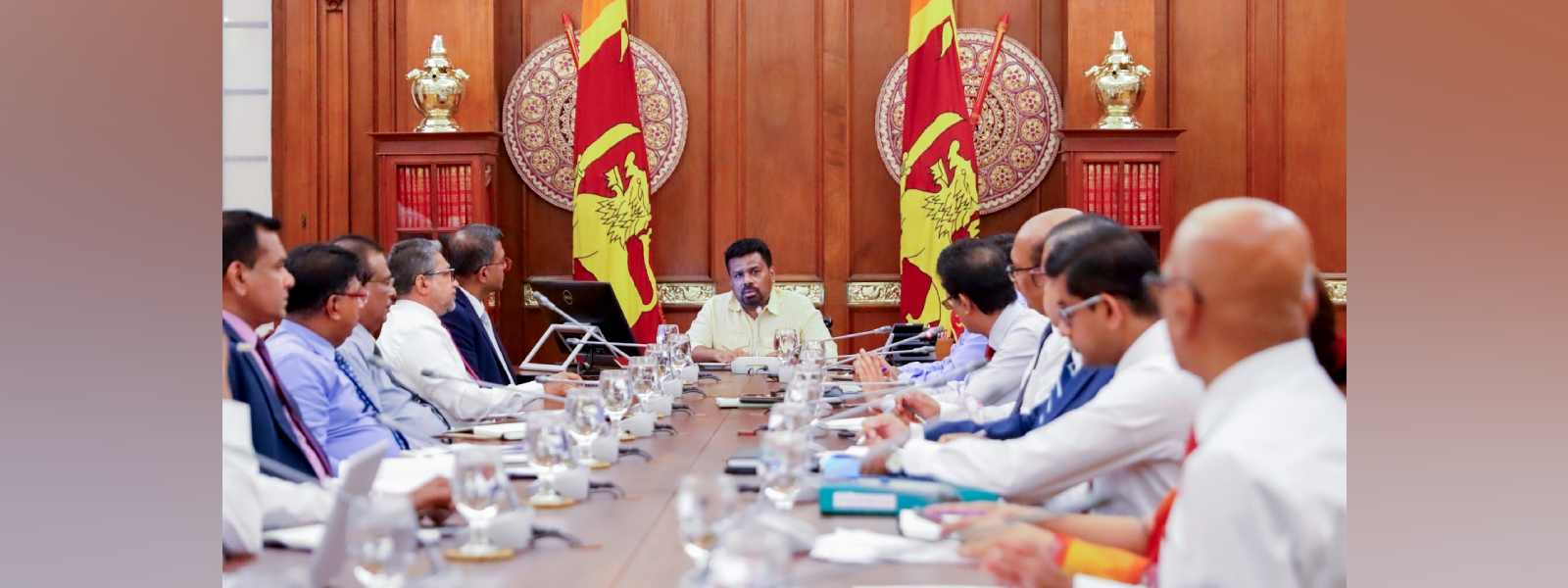 ආර්ථිකය රැකගන්න ජනපතිගෙන් කඩිනම් පියවර